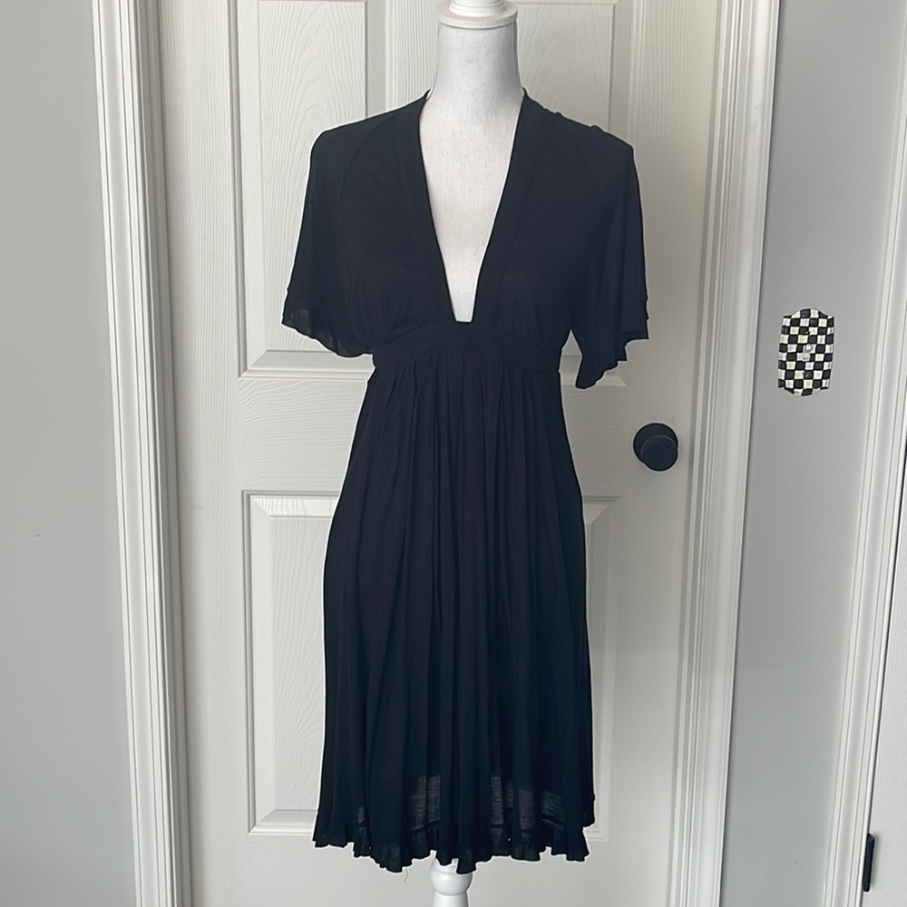 ❤️Black Empire Waist Deep V Little Black Dress-Small